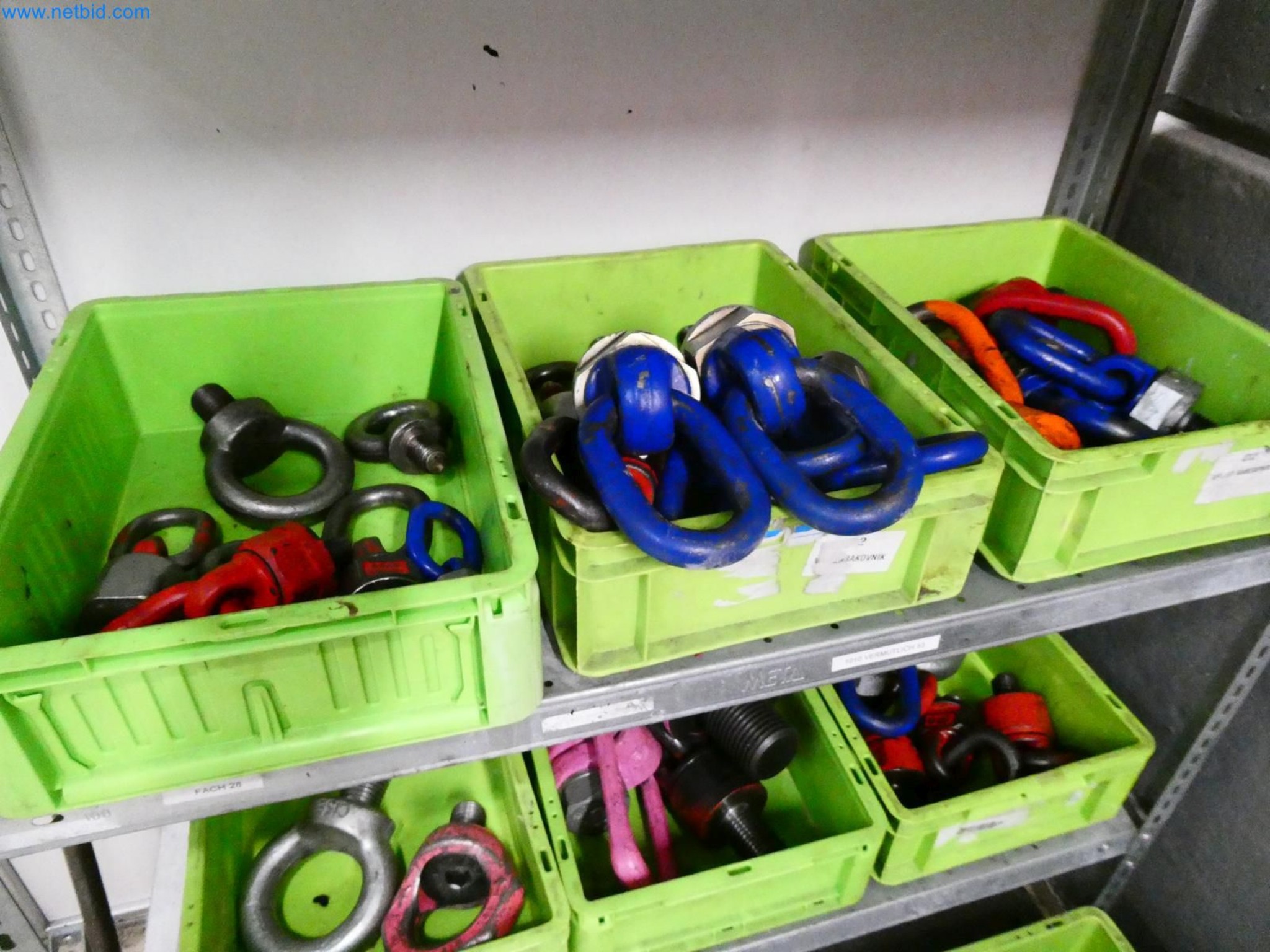 Engel Spritzgießmaschinen und Maschinen aus der Kunststoffindustrie-5