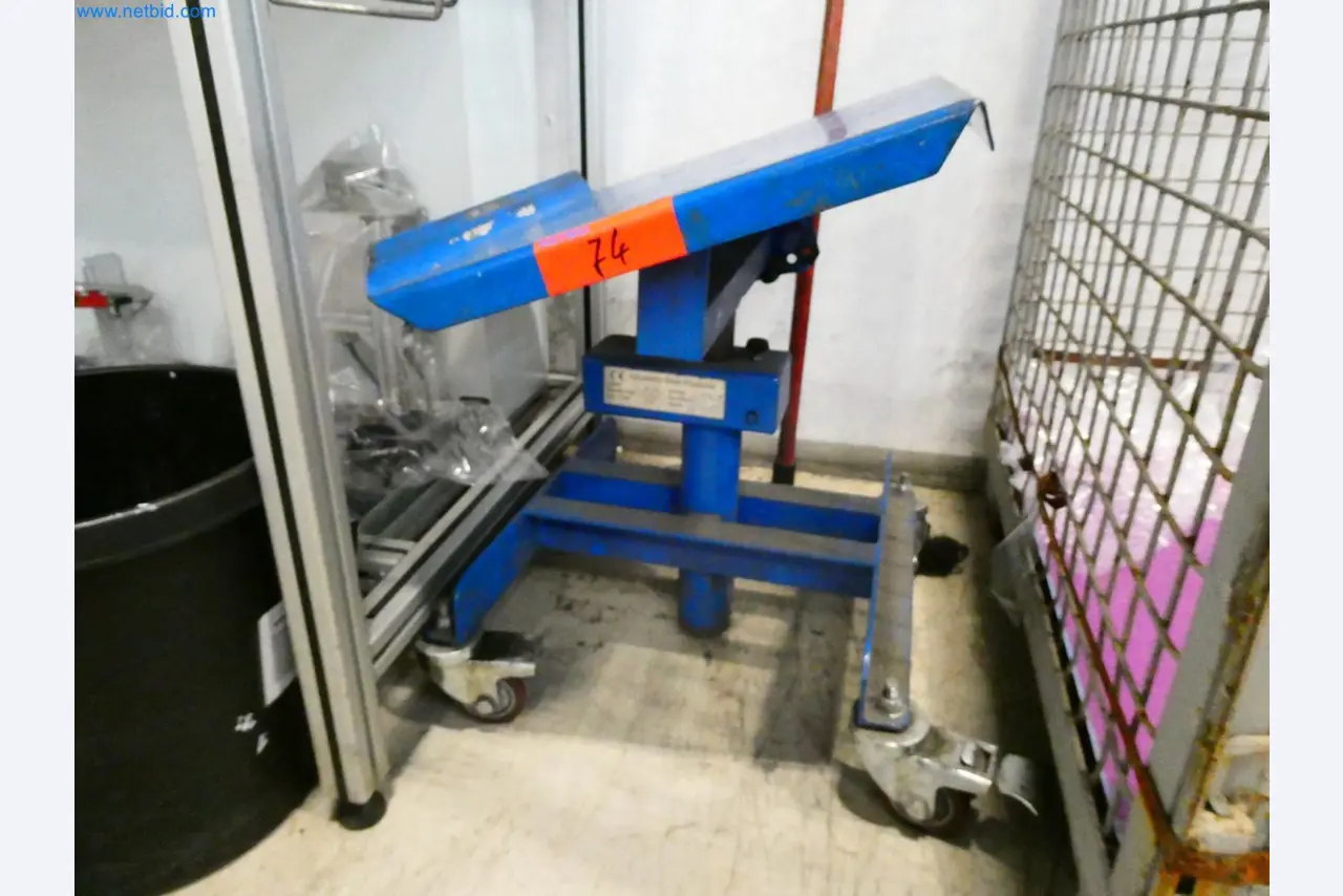 Engel Spritzgießmaschinen und Maschinen aus der Kunststoffindustrie-2