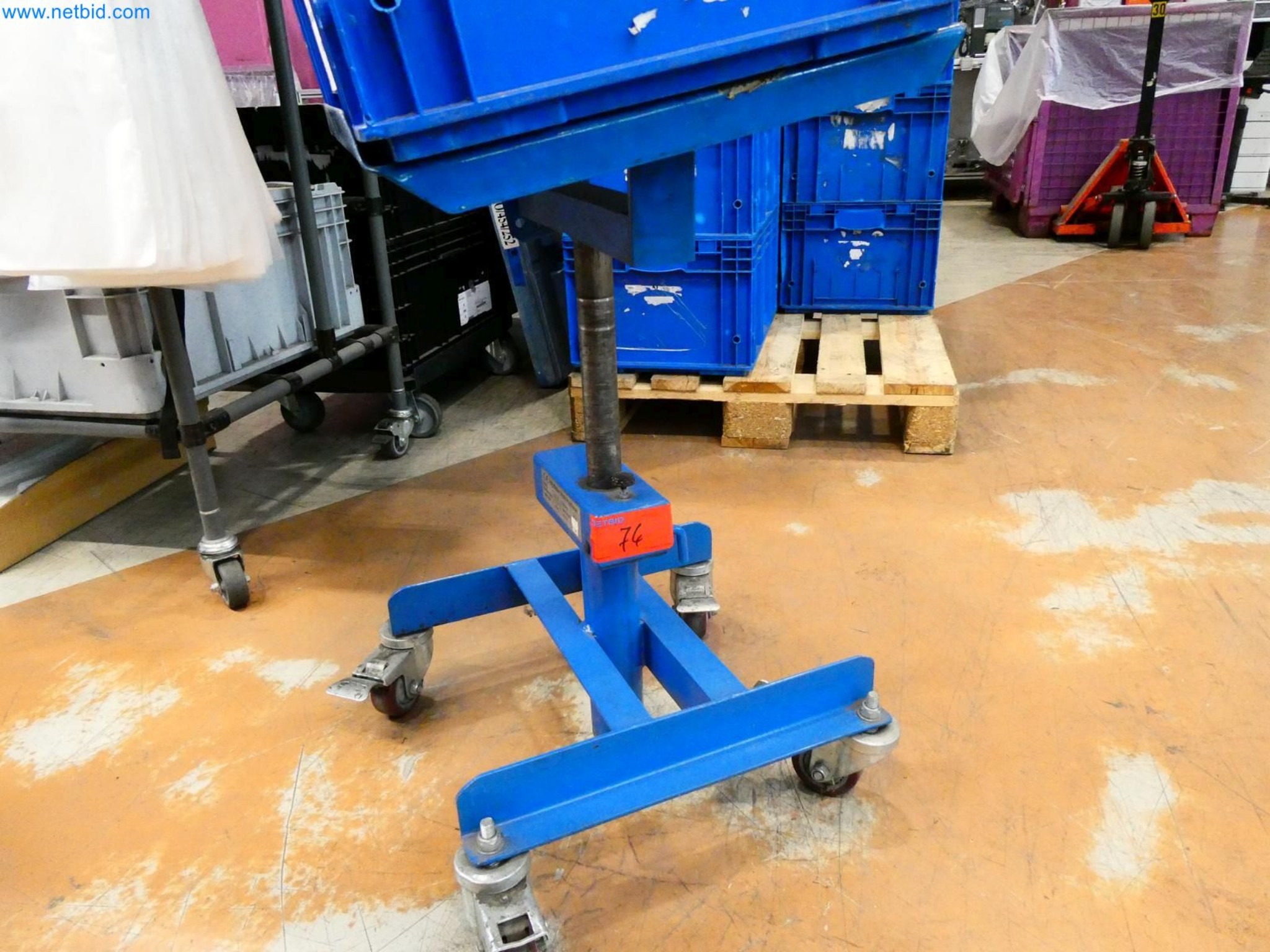 Engel Spritzgießmaschinen und Maschinen aus der Kunststoffindustrie-7