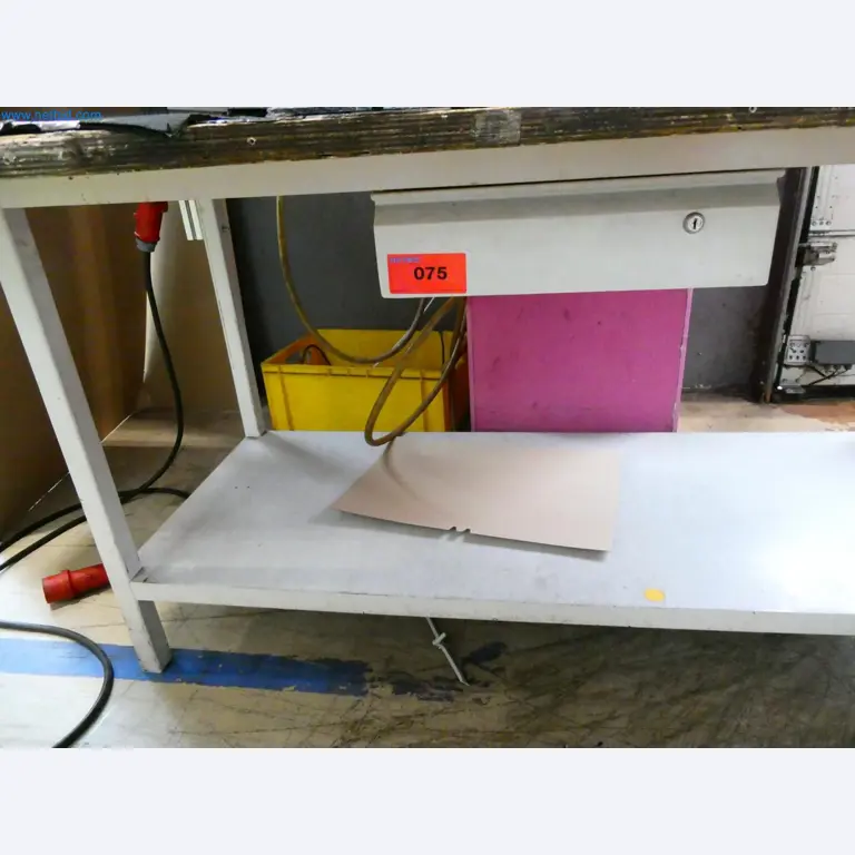 Engel Spritzgießmaschinen und Maschinen aus der Kunststoffindustrie-2