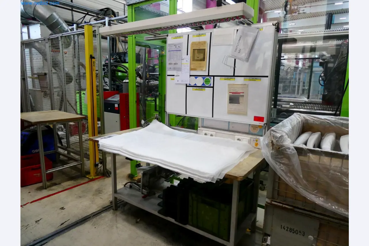 Engel Spritzgießmaschinen und Maschinen aus der Kunststoffindustrie-6