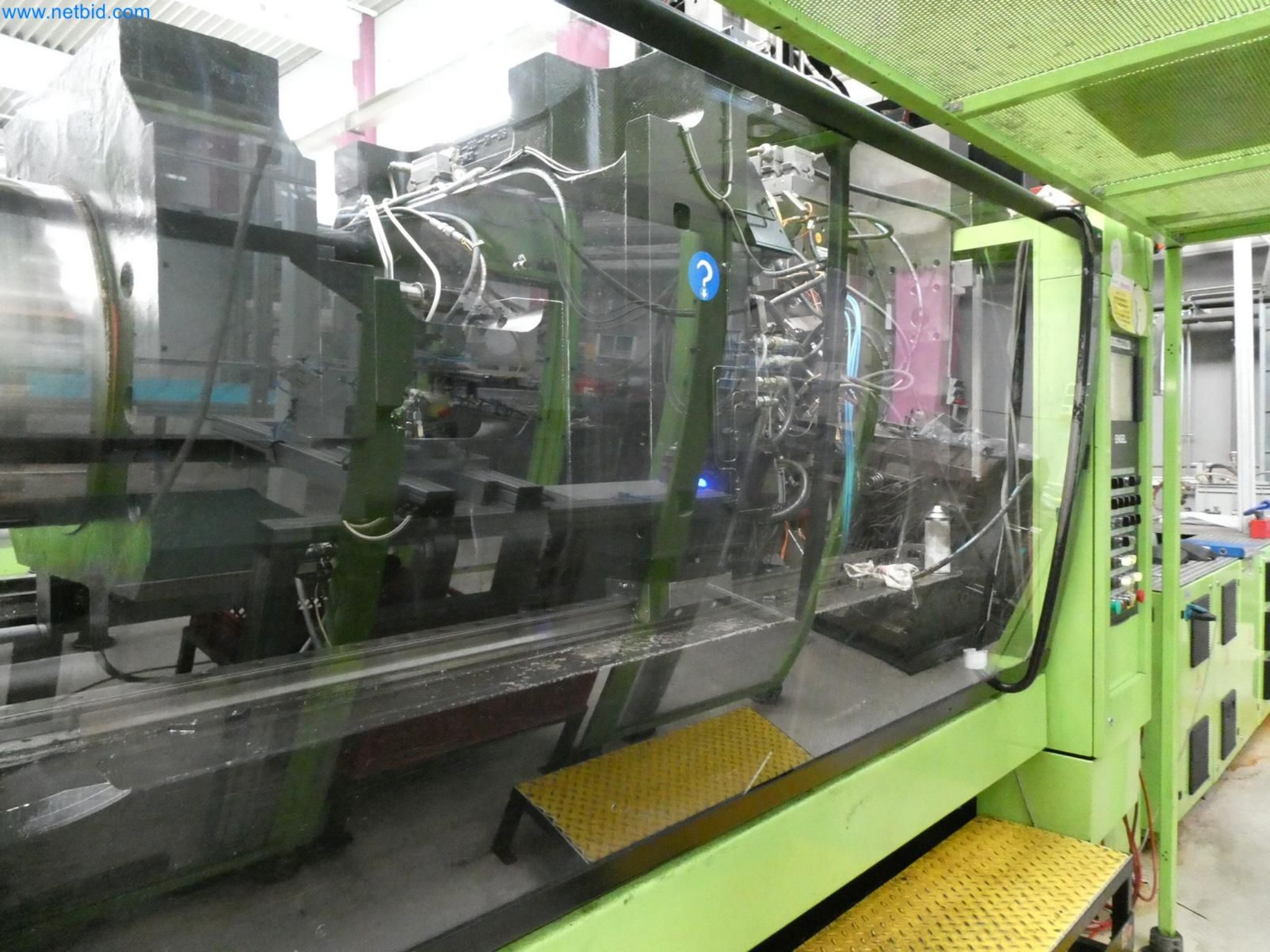 Engel Spritzgießmaschinen und Maschinen aus der Kunststoffindustrie-1