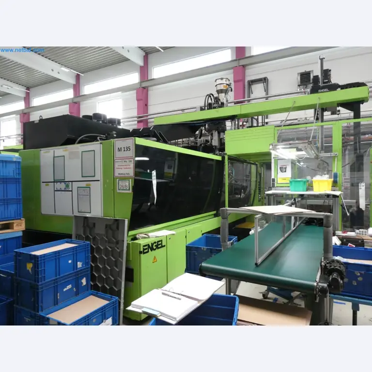 Engel Spritzgießmaschinen und Maschinen aus der Kunststoffindustrie-2