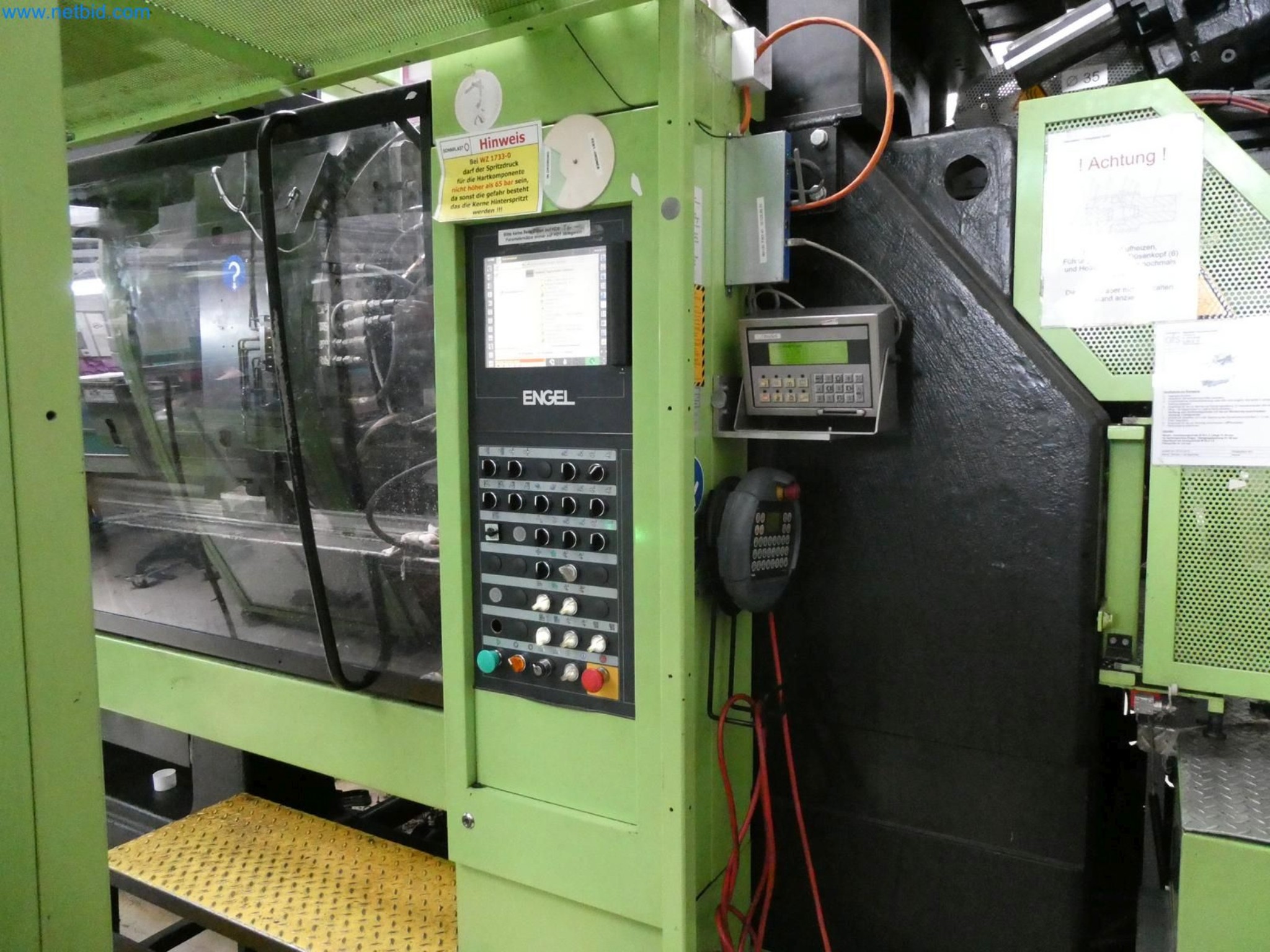 Engel Spritzgießmaschinen und Maschinen aus der Kunststoffindustrie-5