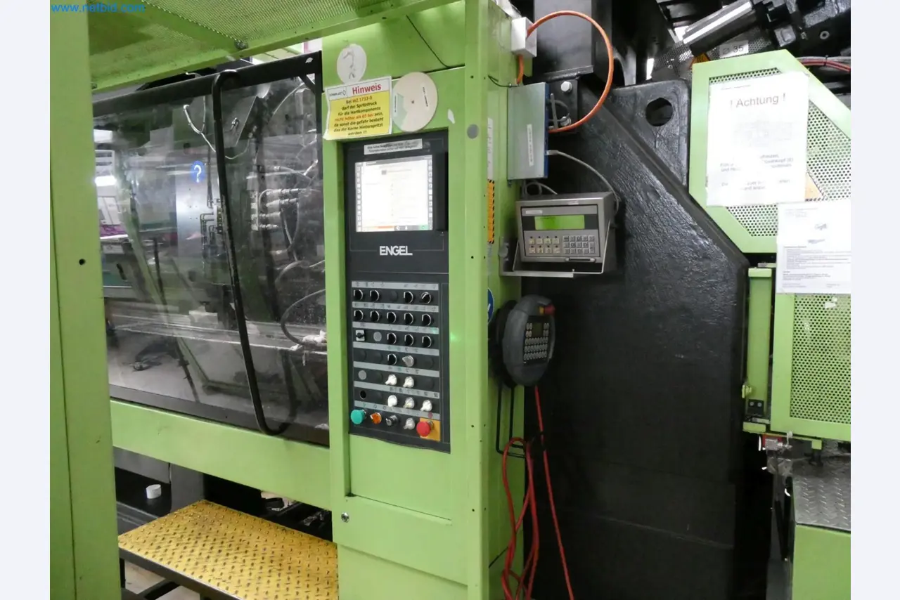 Engel Spritzgießmaschinen und Maschinen aus der Kunststoffindustrie-5