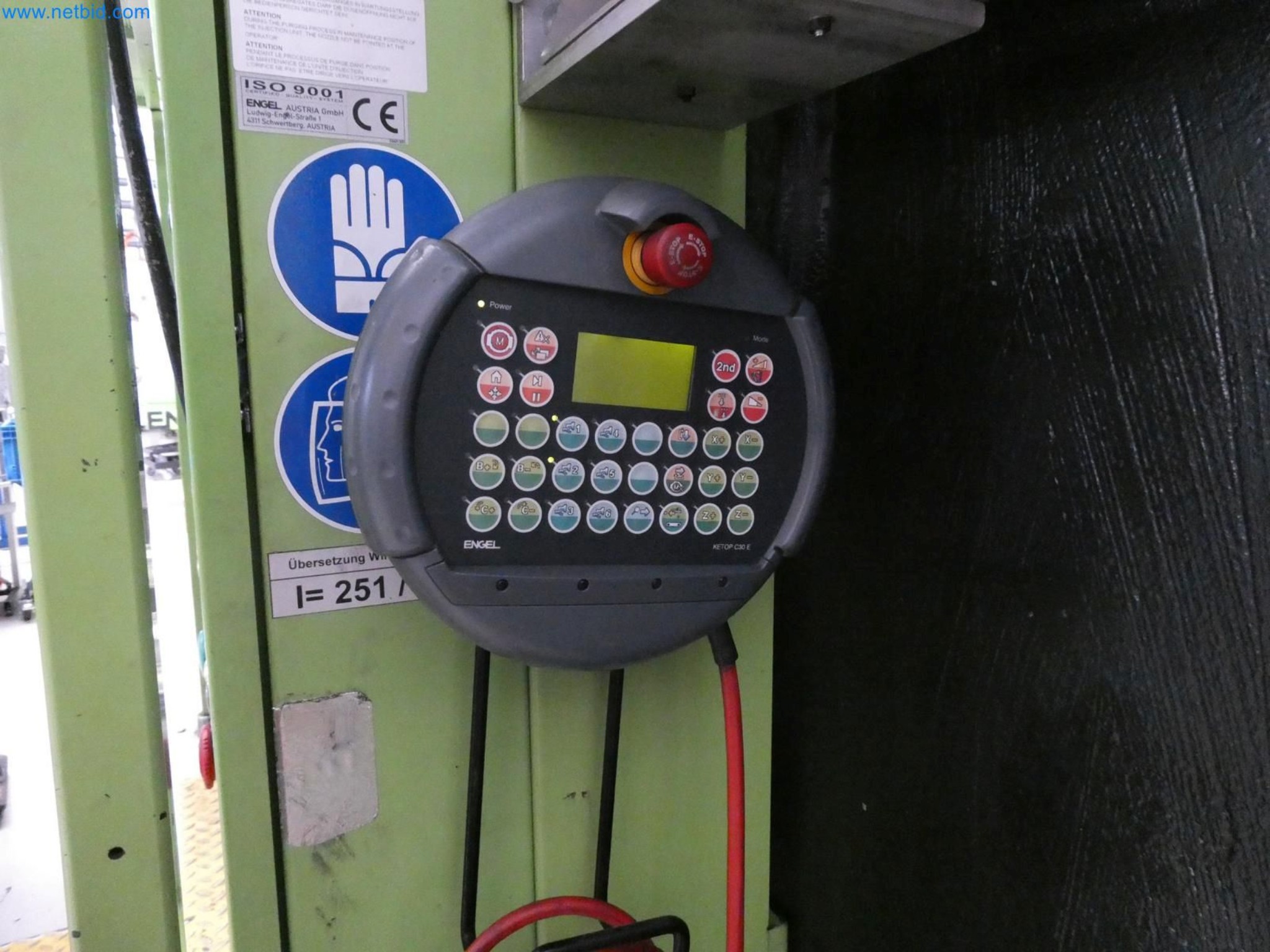 Engel Spritzgießmaschinen und Maschinen aus der Kunststoffindustrie-6