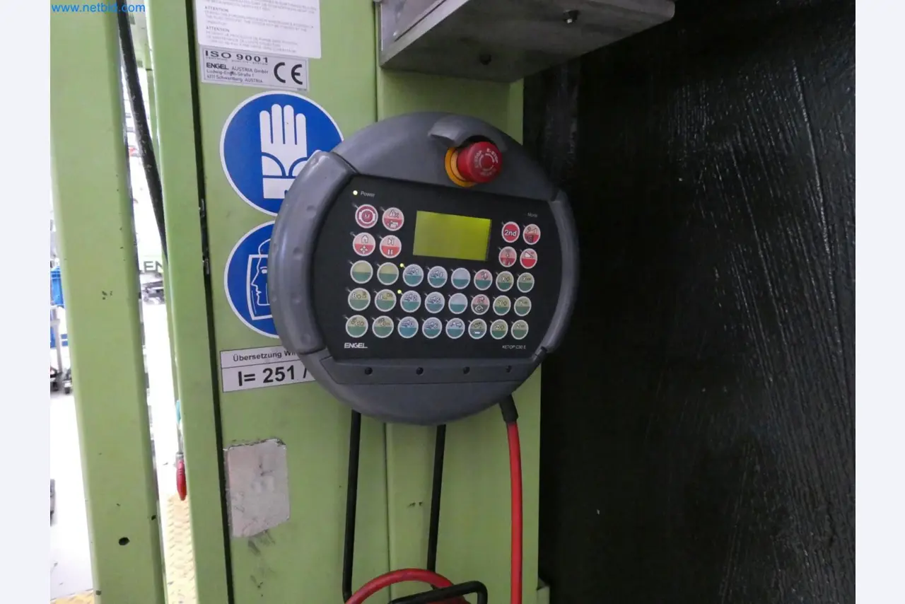 Engel Spritzgießmaschinen und Maschinen aus der Kunststoffindustrie-6