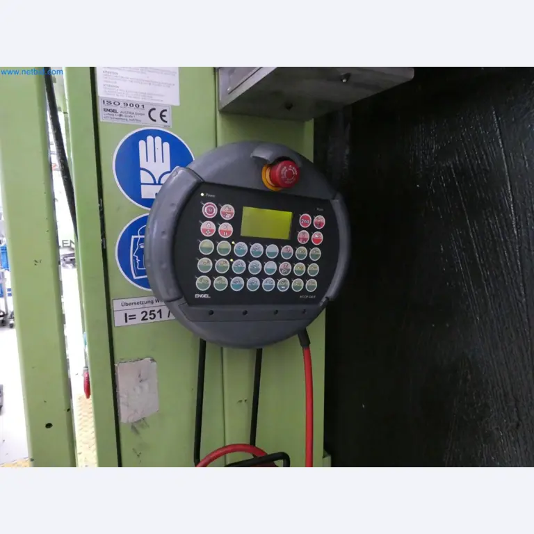 Engel Spritzgießmaschinen und Maschinen aus der Kunststoffindustrie-6