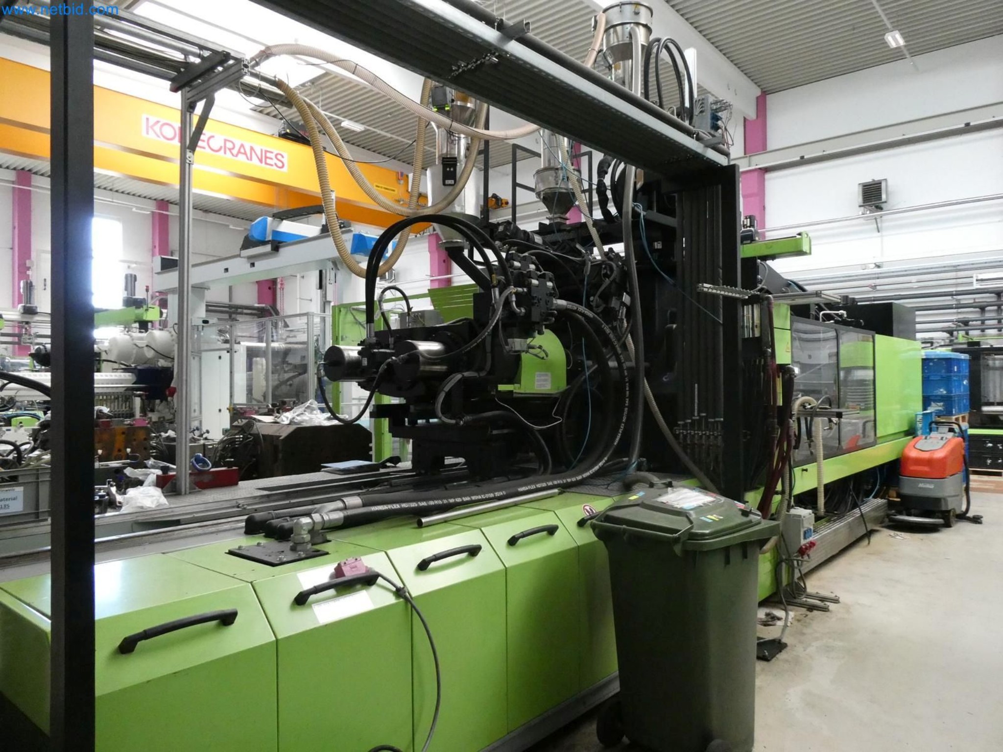 Engel Spritzgießmaschinen und Maschinen aus der Kunststoffindustrie-7