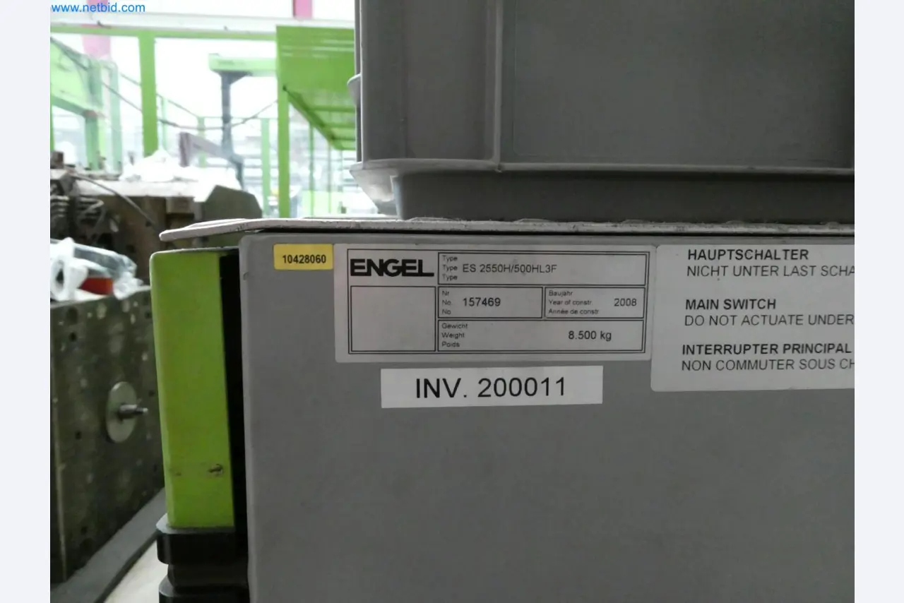 Engel Spritzgießmaschinen und Maschinen aus der Kunststoffindustrie-9