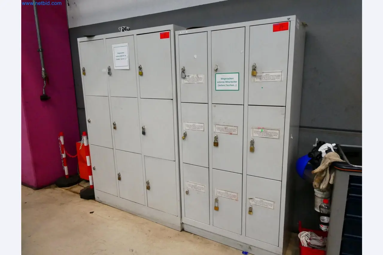 Engel Spritzgießmaschinen und Maschinen aus der Kunststoffindustrie-2