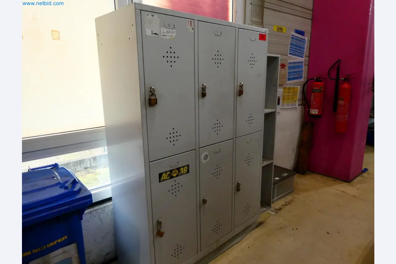 Engel Spritzgießmaschinen und Maschinen aus der Kunststoffindustrie-3