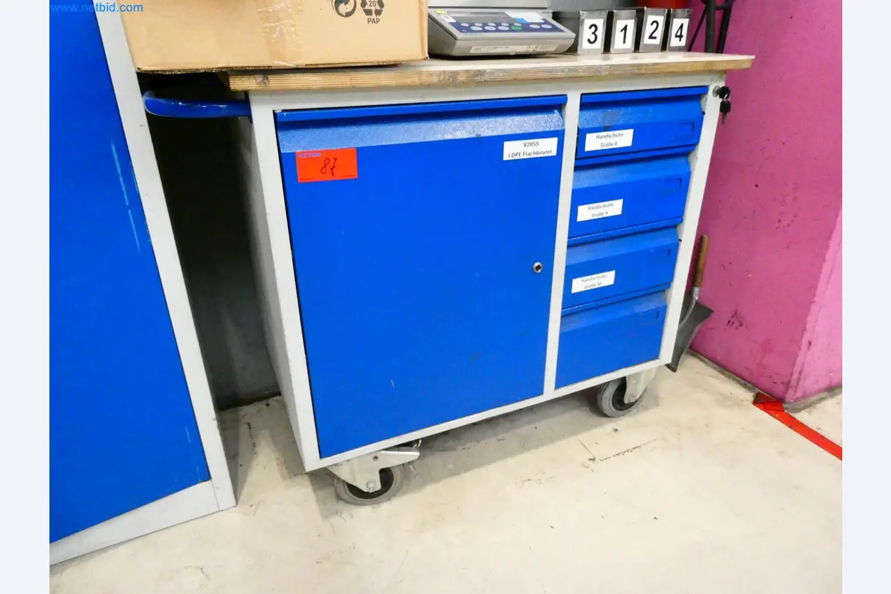 Engel Spritzgießmaschinen und Maschinen aus der Kunststoffindustrie-10