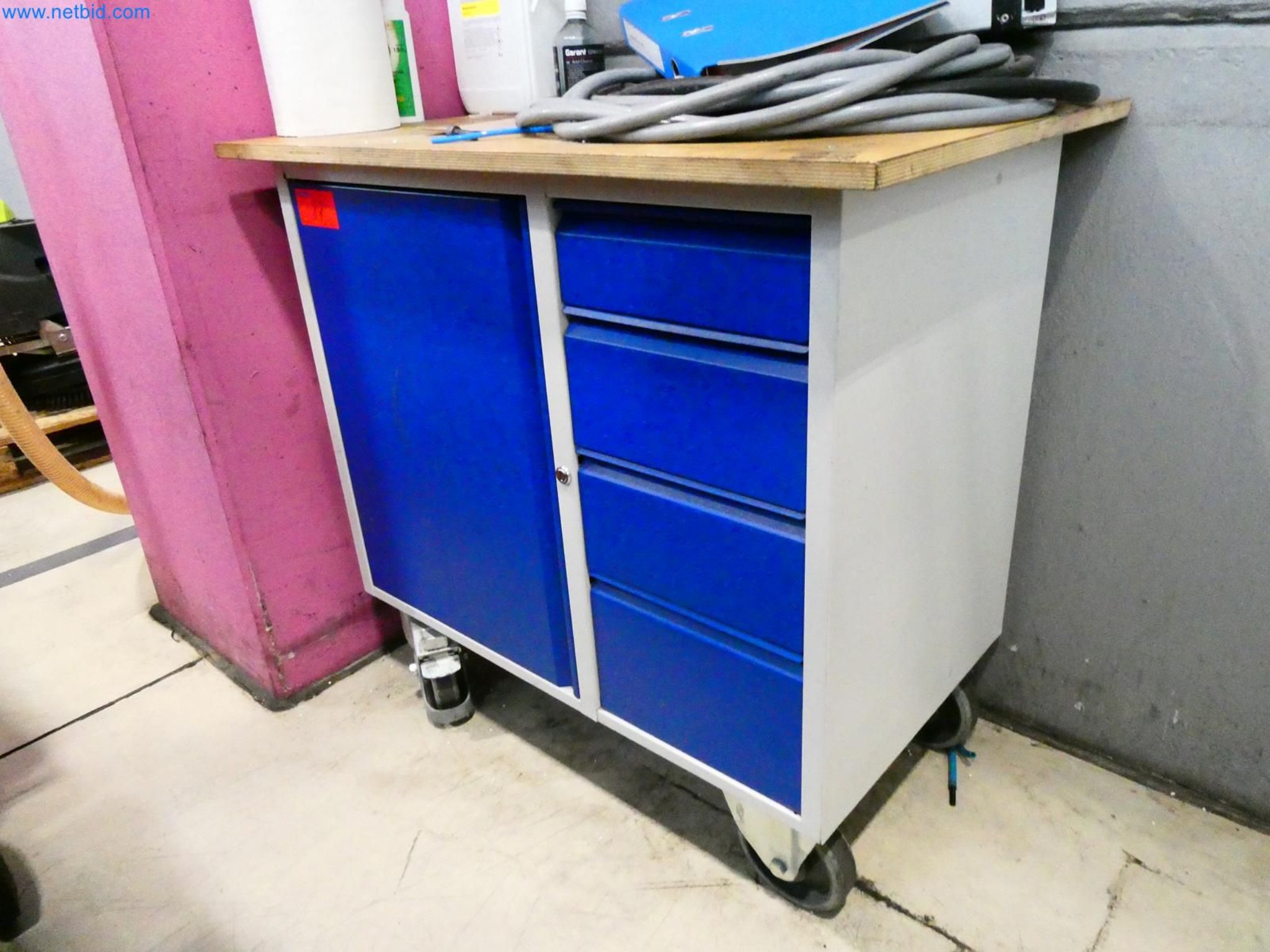 Engel Spritzgießmaschinen und Maschinen aus der Kunststoffindustrie-11