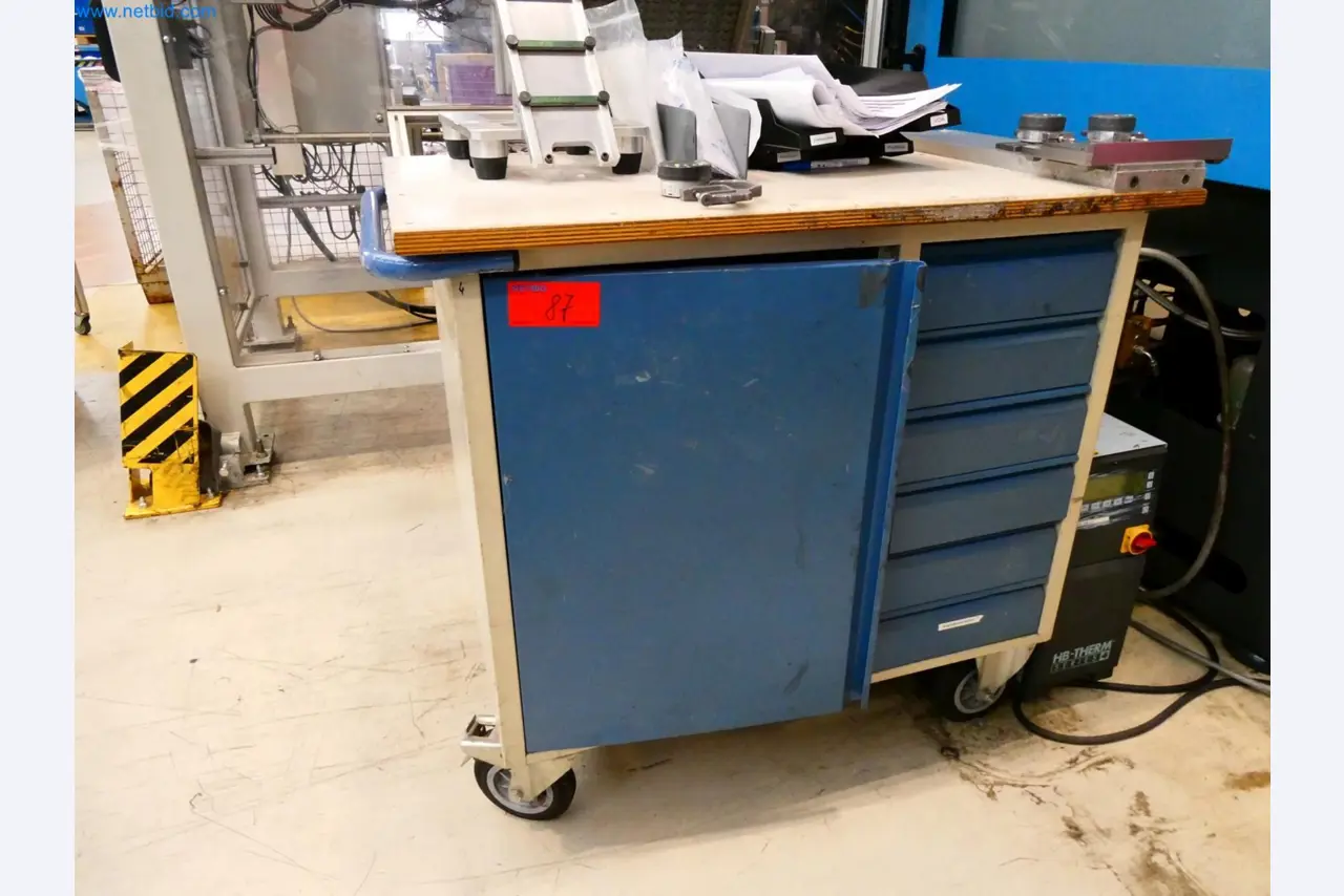 Engel Spritzgießmaschinen und Maschinen aus der Kunststoffindustrie-12