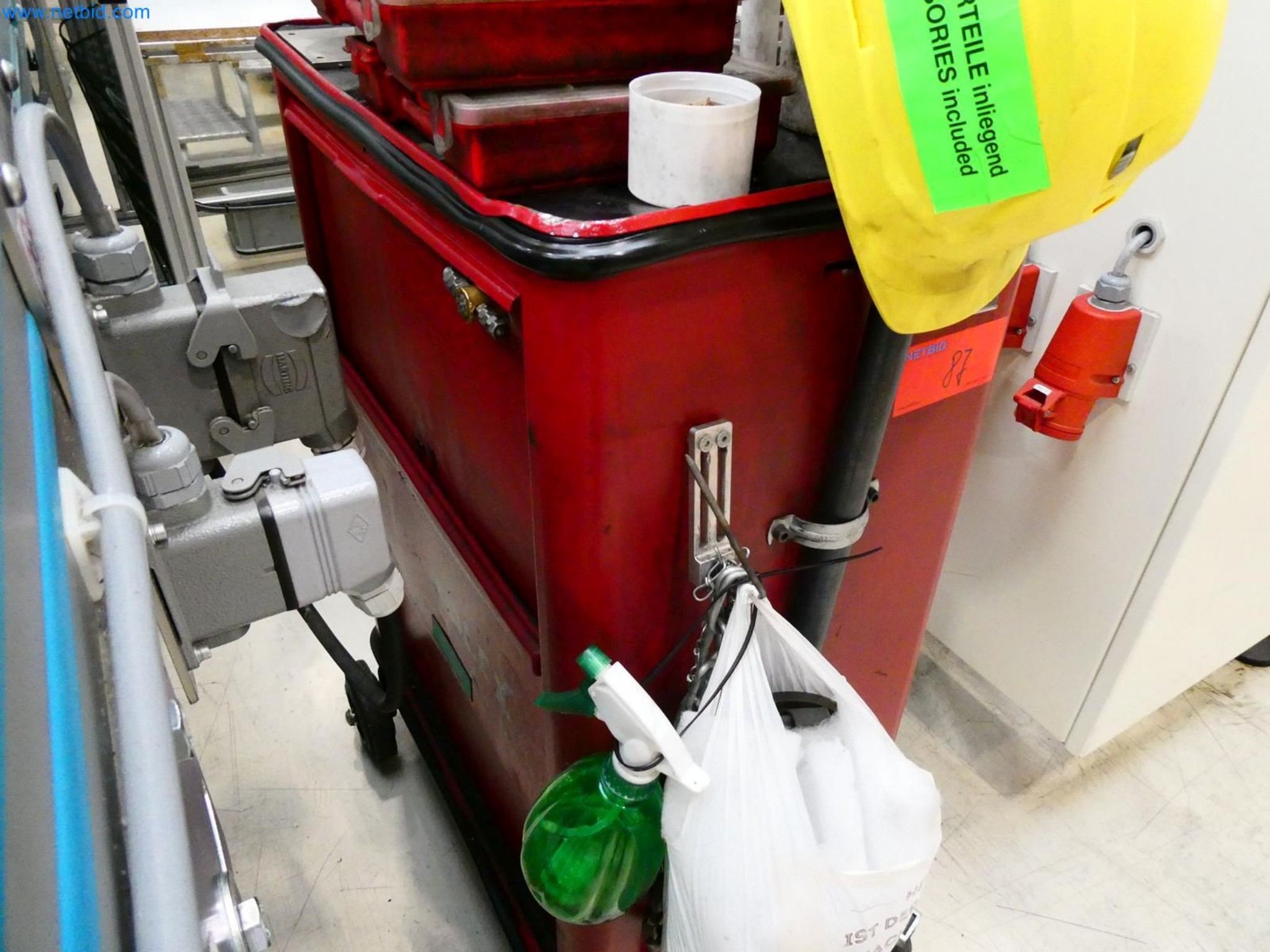 Engel Spritzgießmaschinen und Maschinen aus der Kunststoffindustrie-2