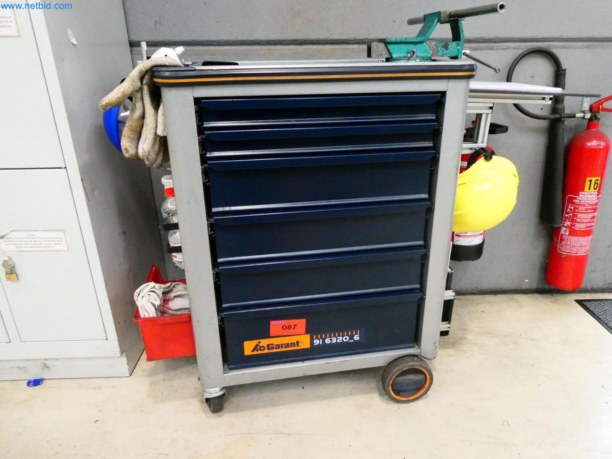 Engel Spritzgießmaschinen und Maschinen aus der Kunststoffindustrie-3