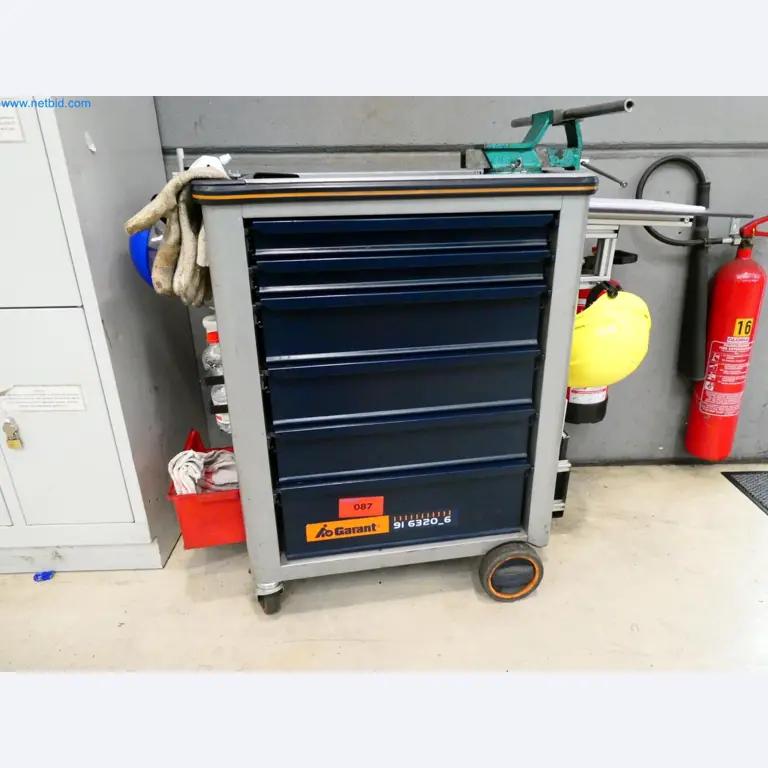 Engel Spritzgießmaschinen und Maschinen aus der Kunststoffindustrie-3