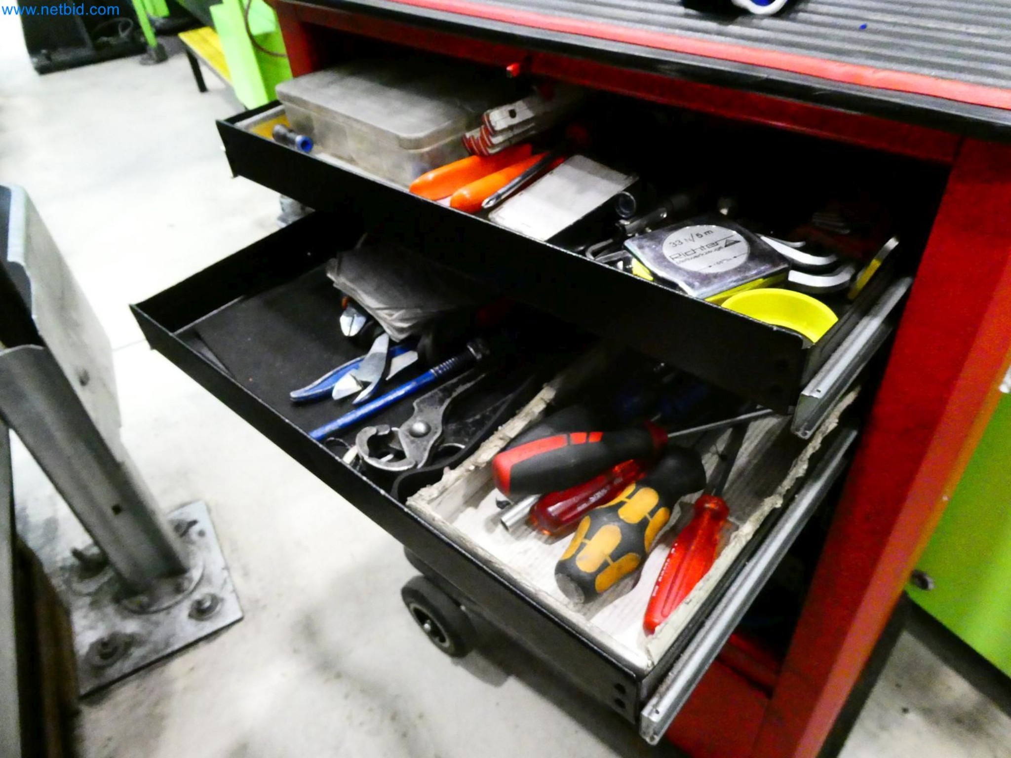 Engel Spritzgießmaschinen und Maschinen aus der Kunststoffindustrie-9