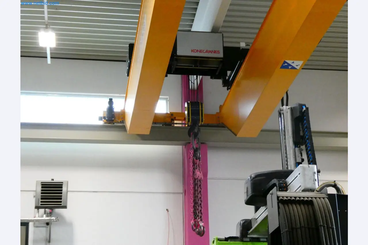 Engel Spritzgießmaschinen und Maschinen aus der Kunststoffindustrie-3