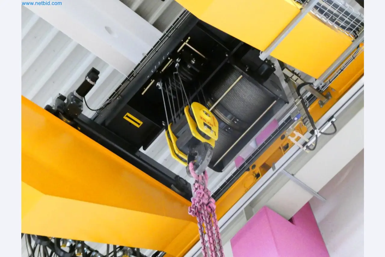 Engel Spritzgießmaschinen und Maschinen aus der Kunststoffindustrie-4