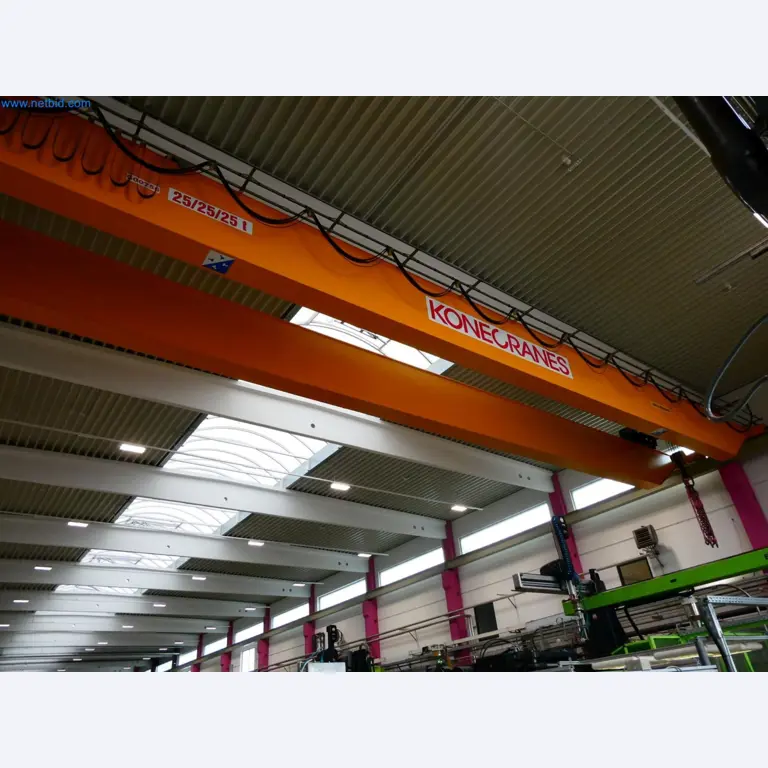 Engel Spritzgießmaschinen und Maschinen aus der Kunststoffindustrie-5