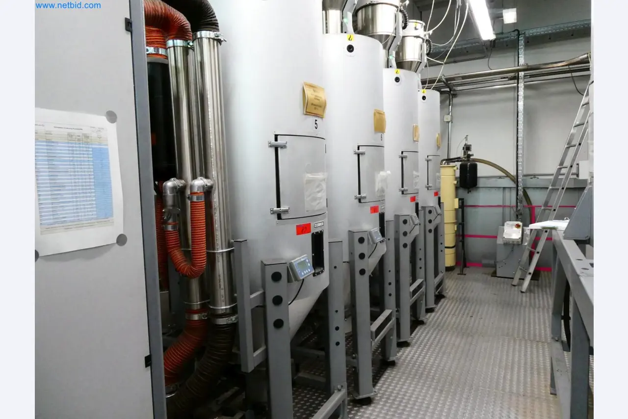 Engel Spritzgießmaschinen und Maschinen aus der Kunststoffindustrie-11