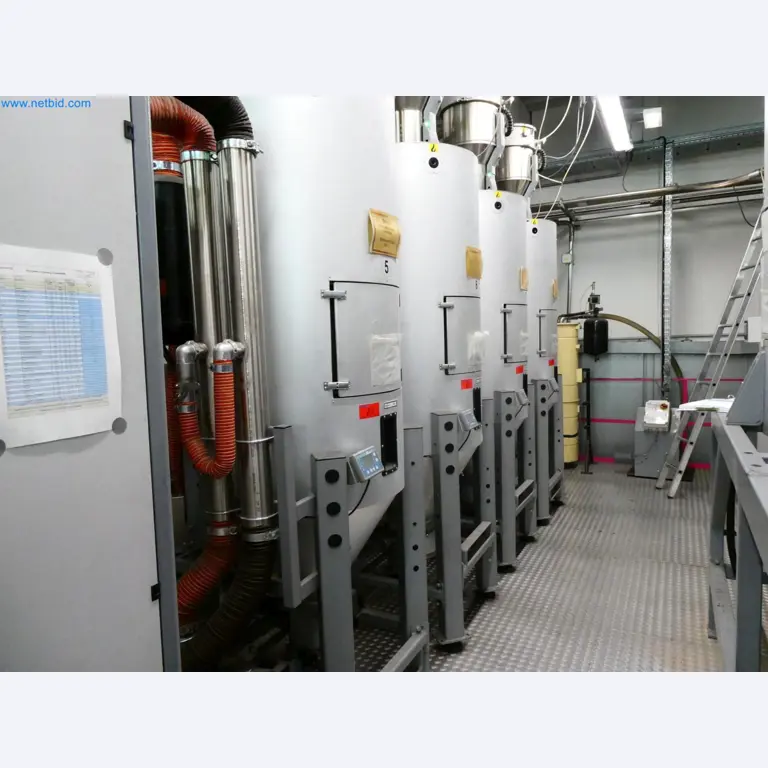 Engel Spritzgießmaschinen und Maschinen aus der Kunststoffindustrie-11