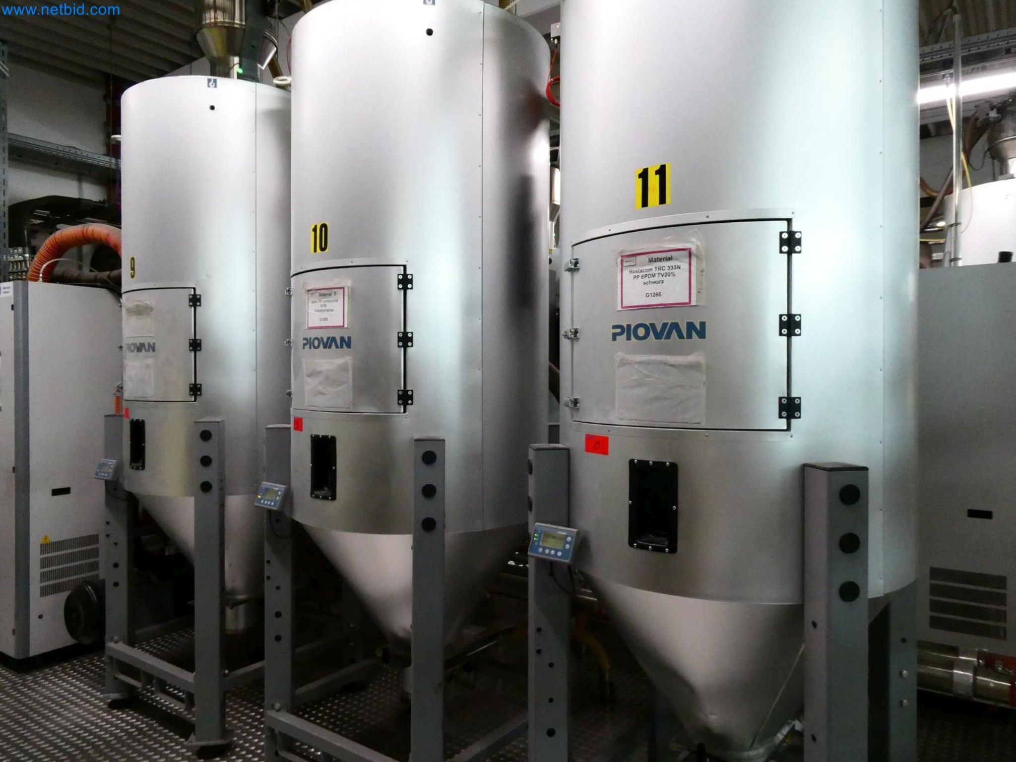 Engel Spritzgießmaschinen und Maschinen aus der Kunststoffindustrie-14