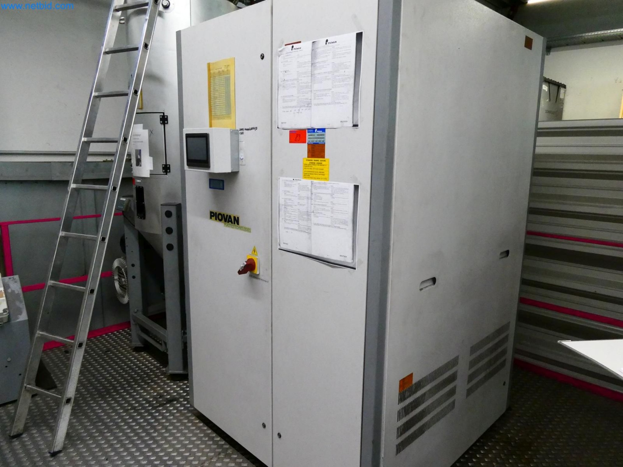 Engel Spritzgießmaschinen und Maschinen aus der Kunststoffindustrie-1