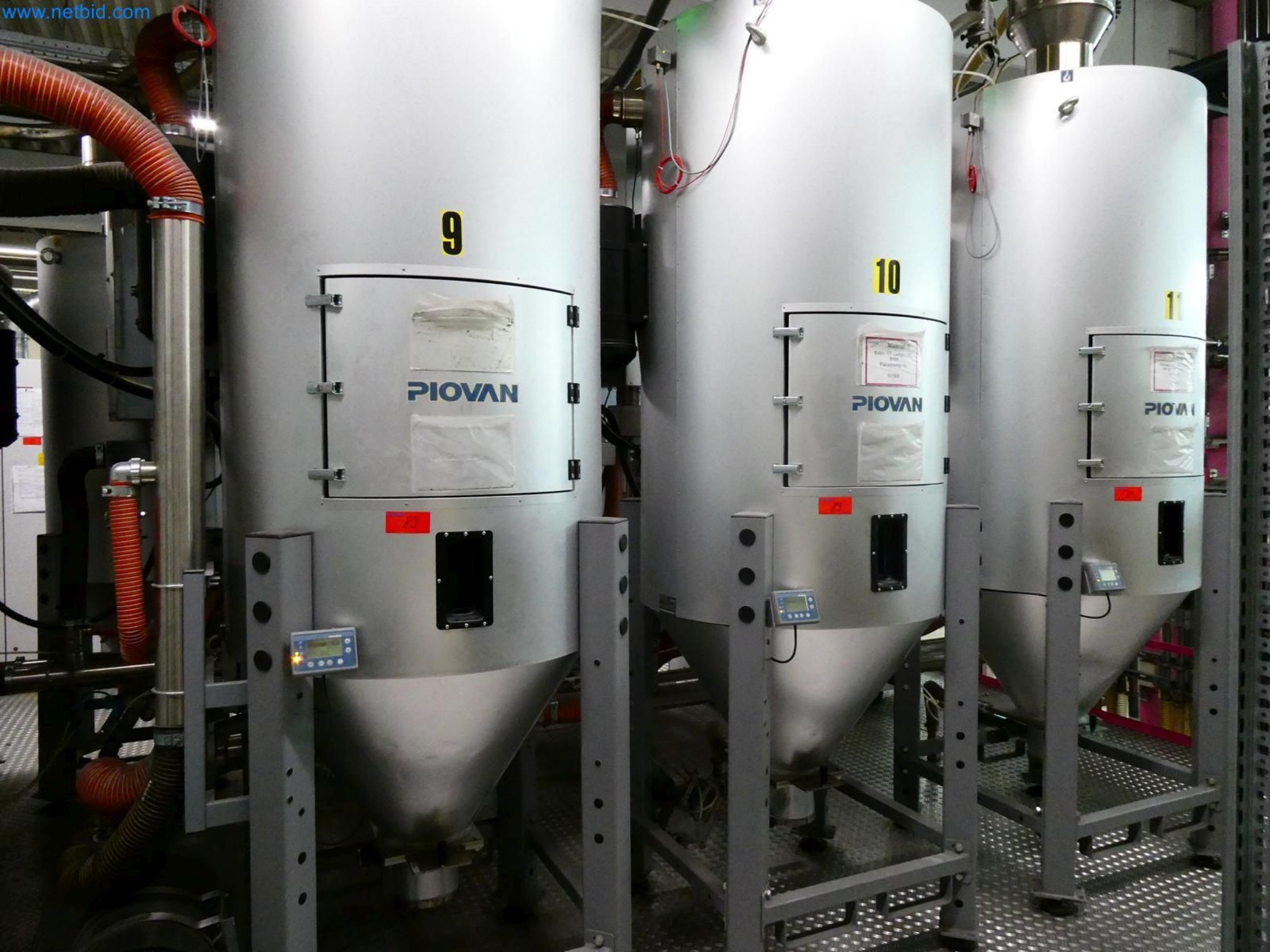 Engel Spritzgießmaschinen und Maschinen aus der Kunststoffindustrie-9