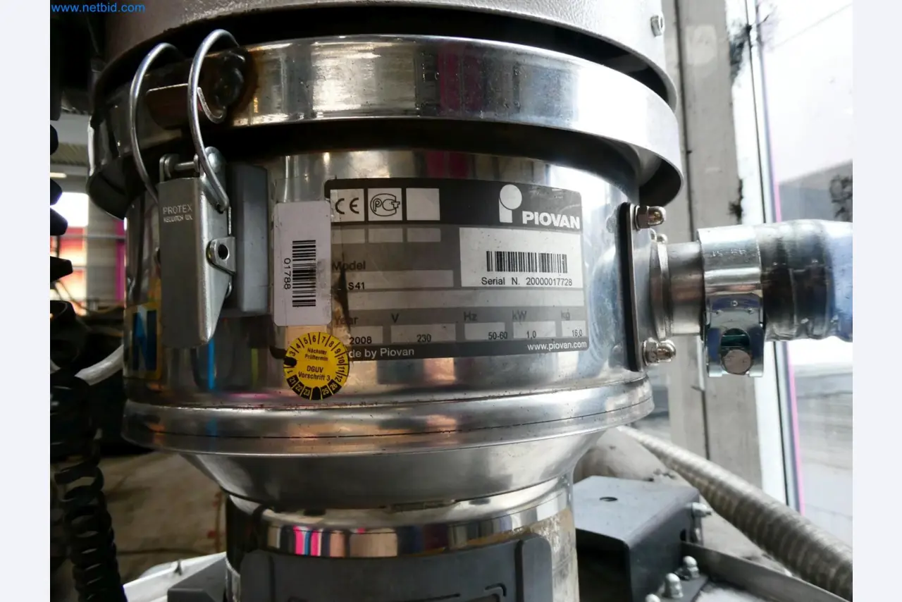 Engel Spritzgießmaschinen und Maschinen aus der Kunststoffindustrie-5