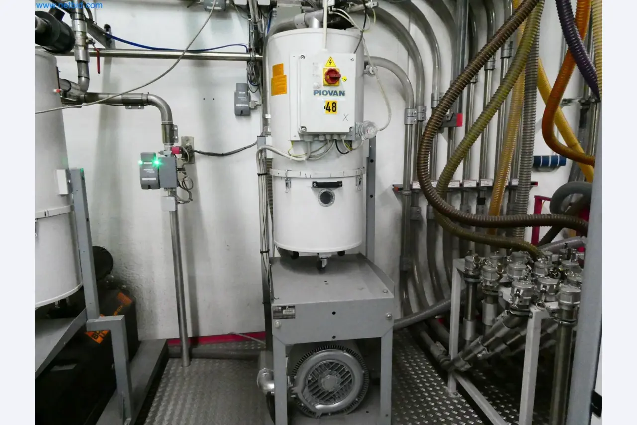 Engel Spritzgießmaschinen und Maschinen aus der Kunststoffindustrie-10