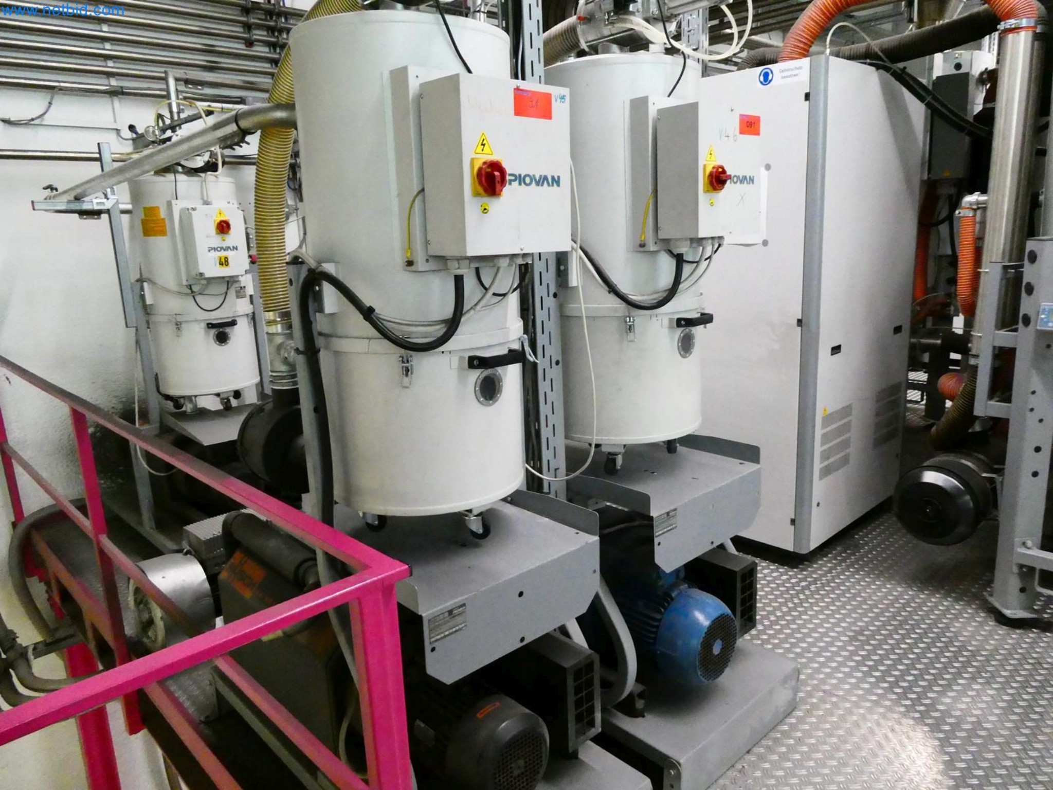 Engel Spritzgießmaschinen und Maschinen aus der Kunststoffindustrie-1