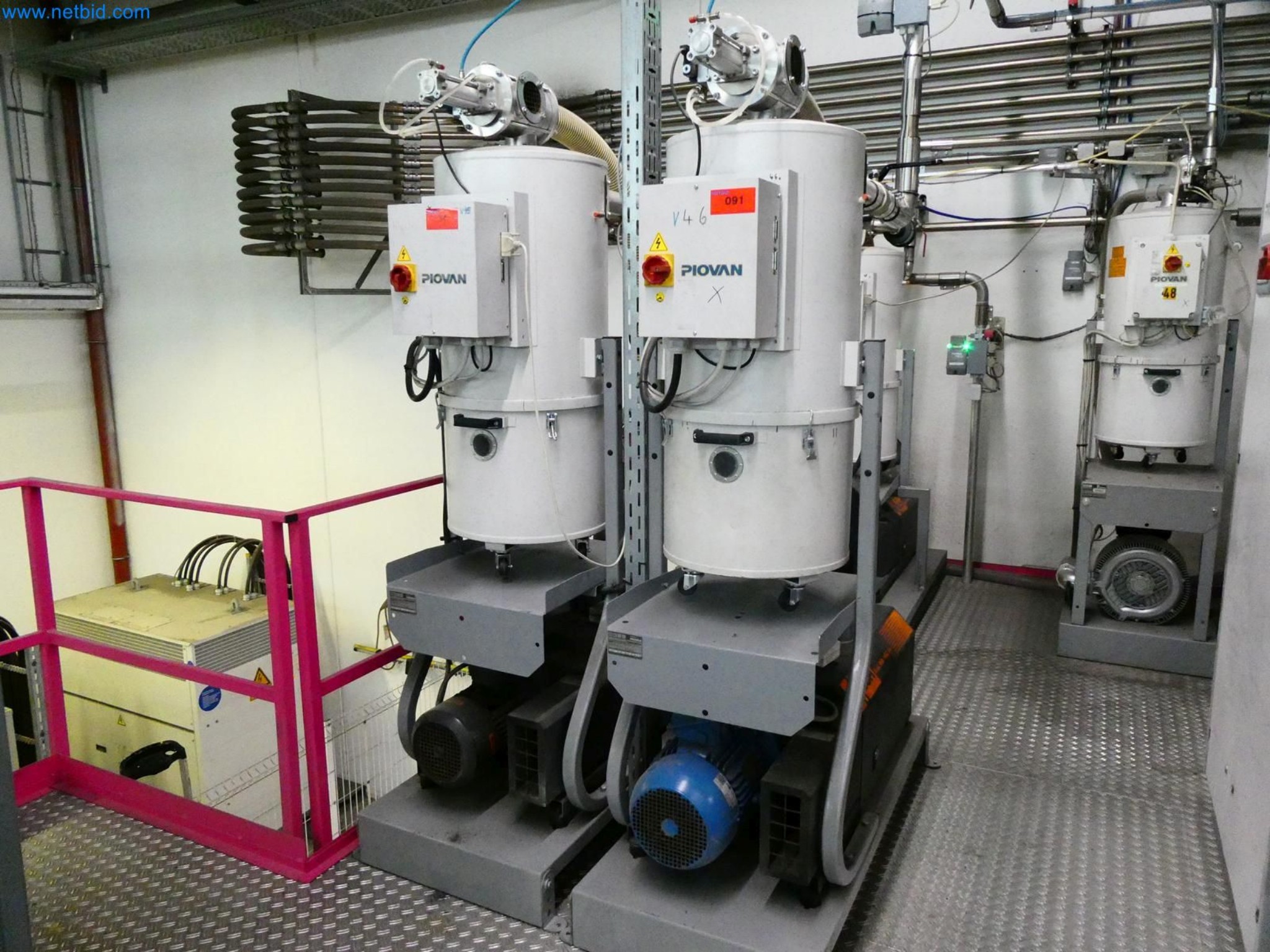 Engel Spritzgießmaschinen und Maschinen aus der Kunststoffindustrie-2