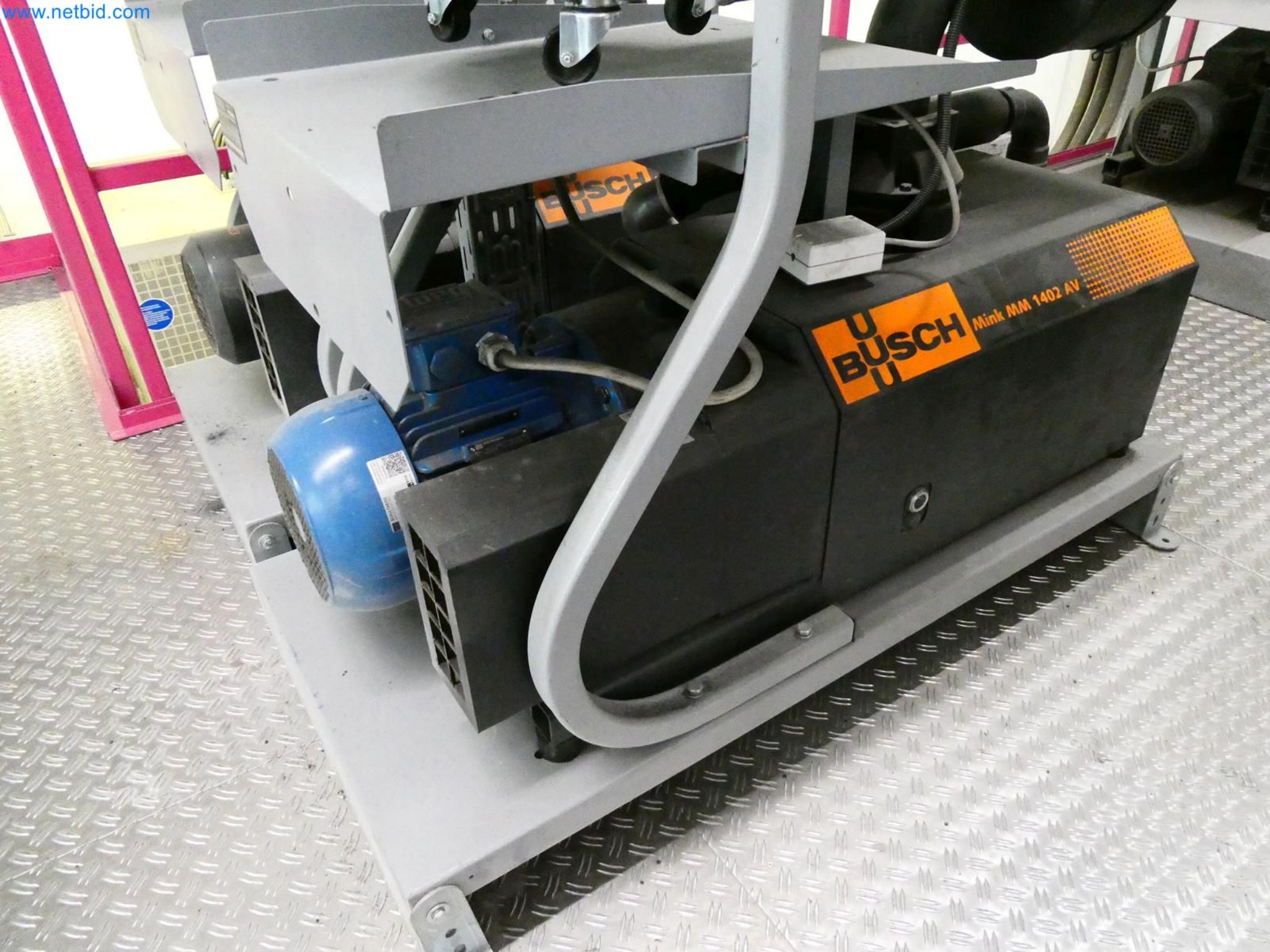 Engel Spritzgießmaschinen und Maschinen aus der Kunststoffindustrie-6