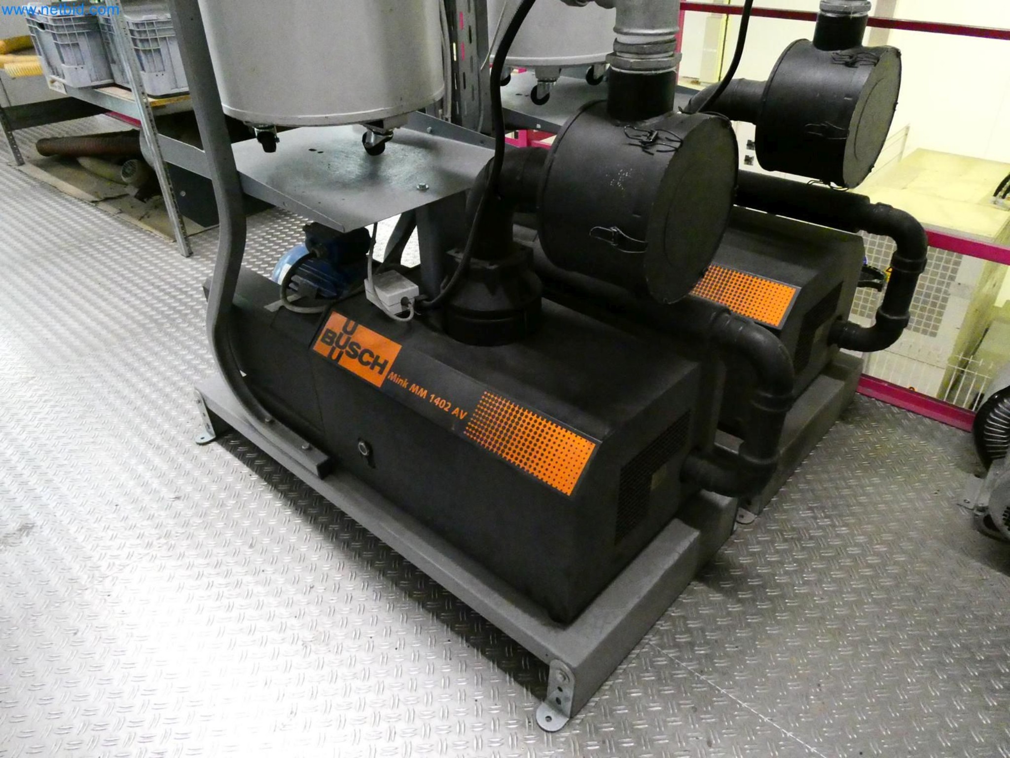 Engel Spritzgießmaschinen und Maschinen aus der Kunststoffindustrie-9