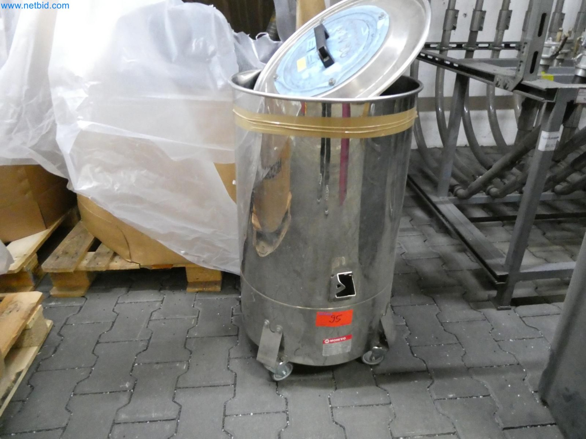 Engel Spritzgießmaschinen und Maschinen aus der Kunststoffindustrie-5