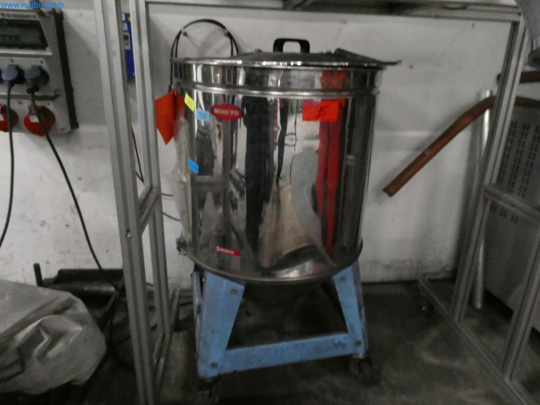 Engel Spritzgießmaschinen und Maschinen aus der Kunststoffindustrie-8