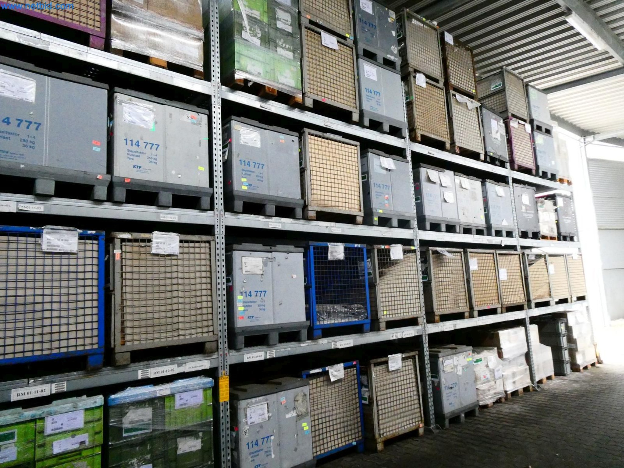 Engel Spritzgießmaschinen und Maschinen aus der Kunststoffindustrie-2