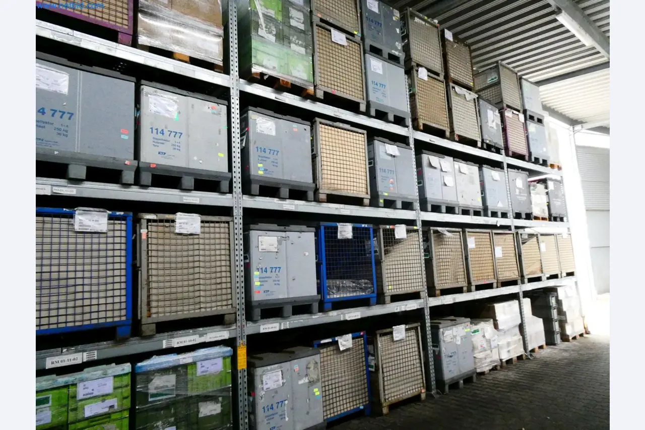 Engel Spritzgießmaschinen und Maschinen aus der Kunststoffindustrie-2