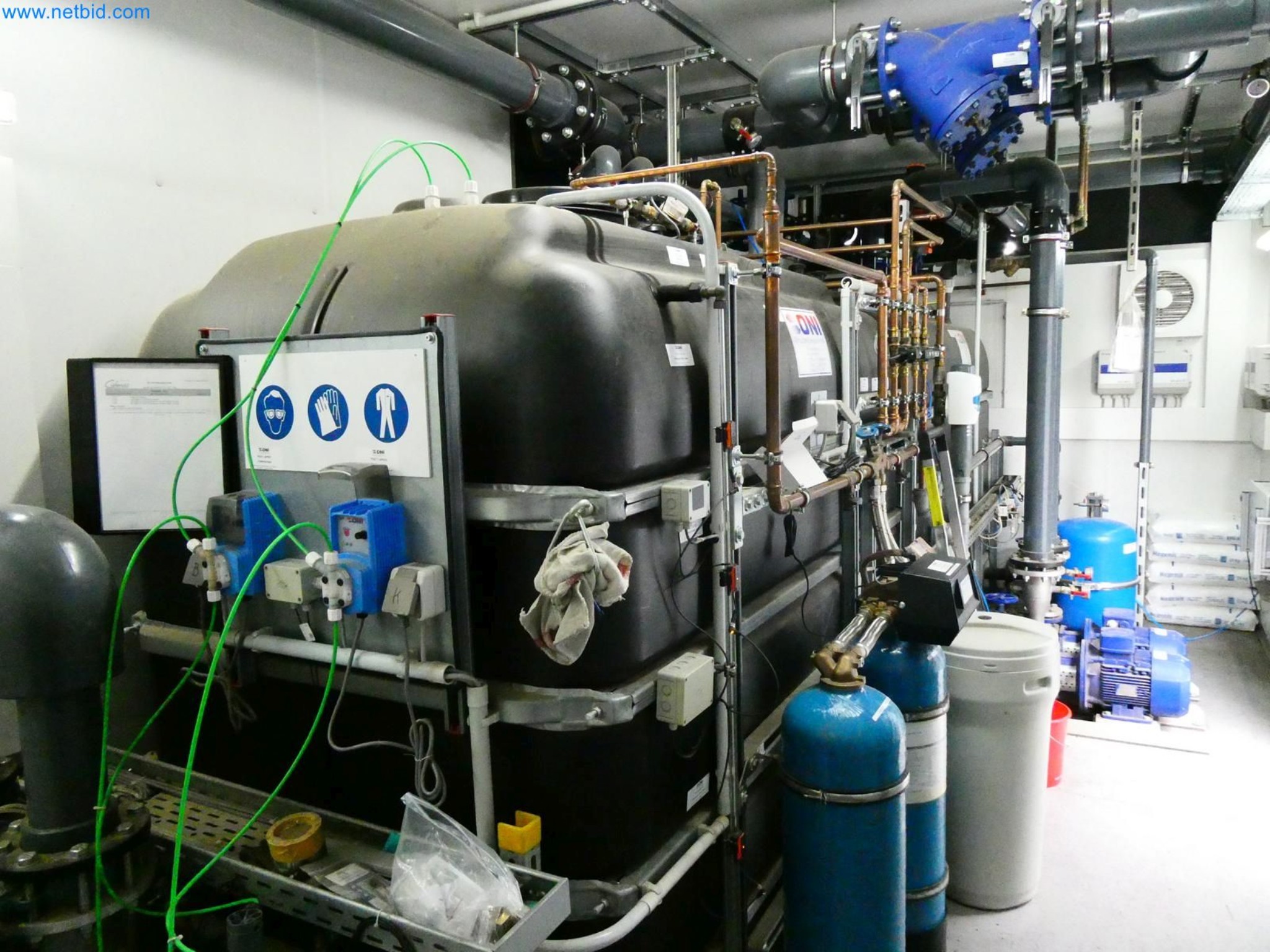 Engel Spritzgießmaschinen und Maschinen aus der Kunststoffindustrie-4