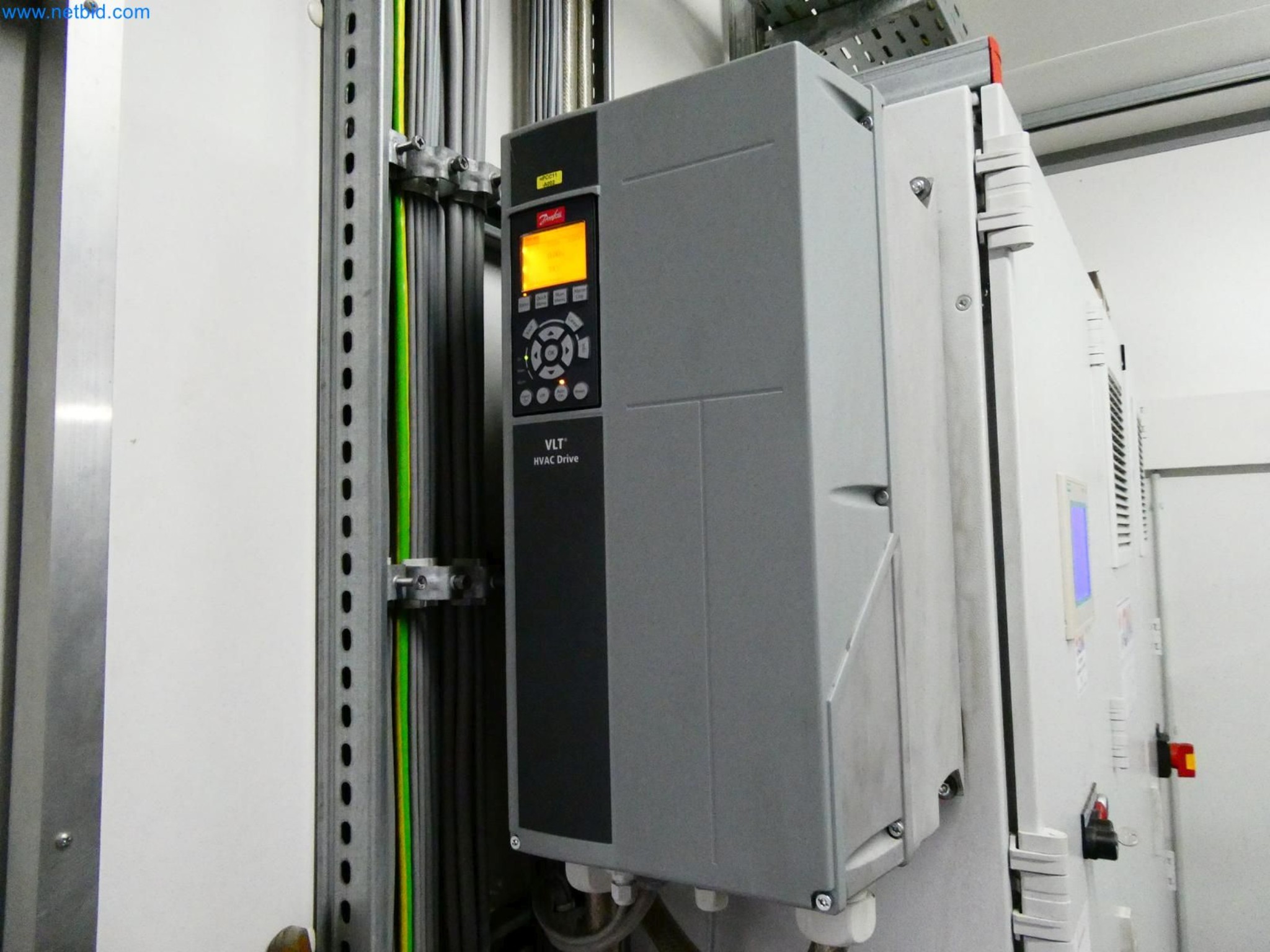 Engel Spritzgießmaschinen und Maschinen aus der Kunststoffindustrie-7