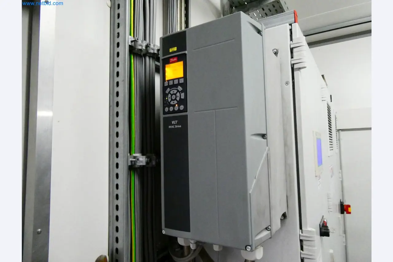 Engel Spritzgießmaschinen und Maschinen aus der Kunststoffindustrie-7