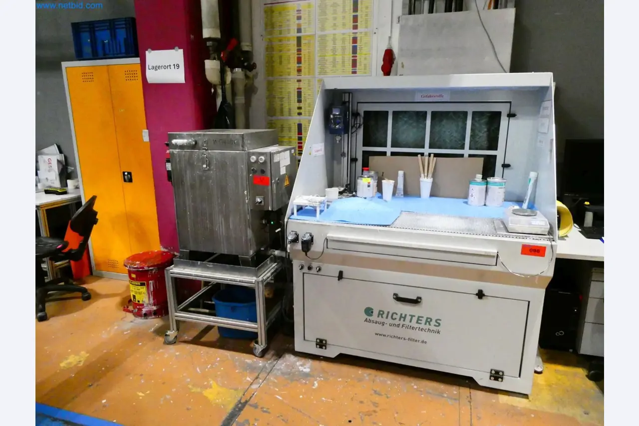 Engel Spritzgießmaschinen und Maschinen aus der Kunststoffindustrie-1