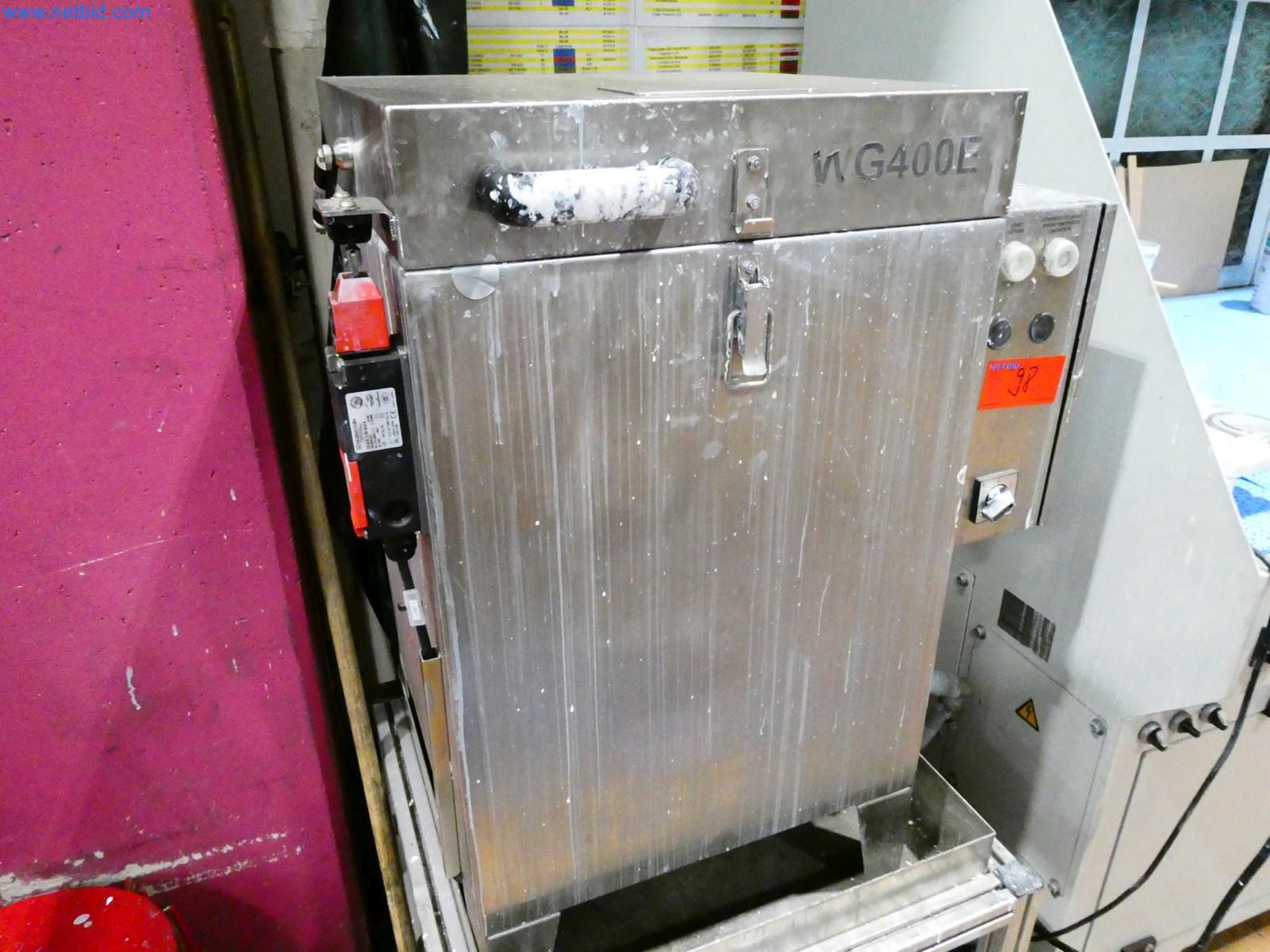 Engel Spritzgießmaschinen und Maschinen aus der Kunststoffindustrie-2