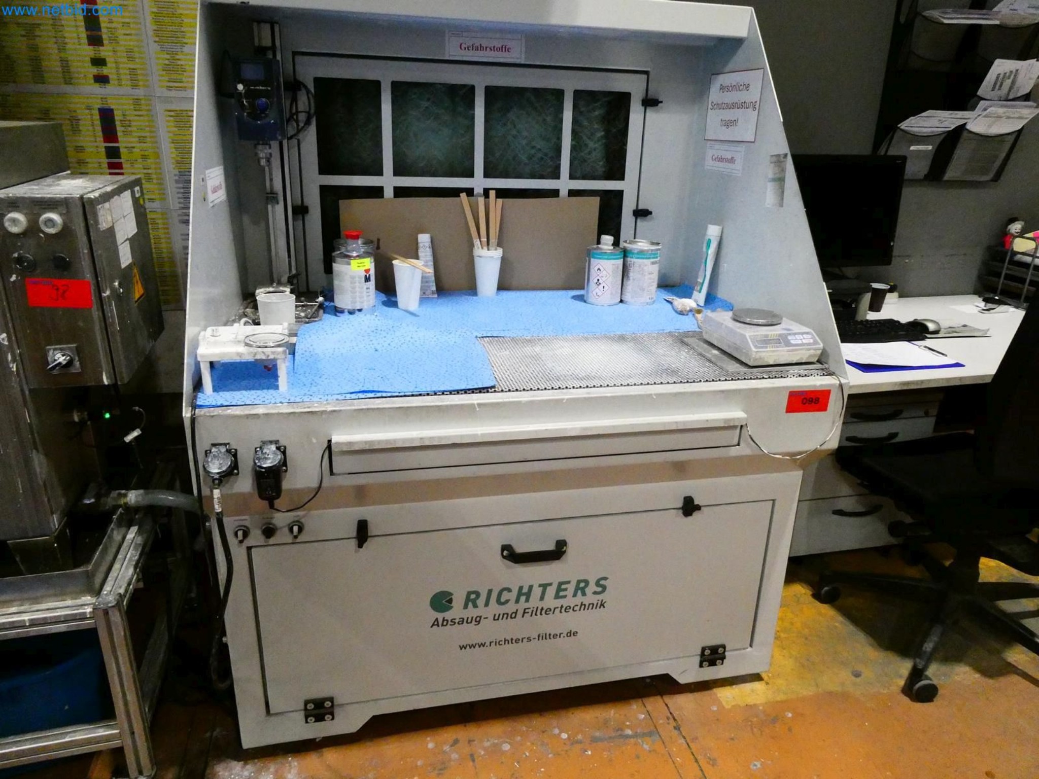 Engel Spritzgießmaschinen und Maschinen aus der Kunststoffindustrie-4