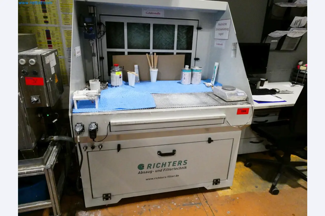 Engel Spritzgießmaschinen und Maschinen aus der Kunststoffindustrie-4