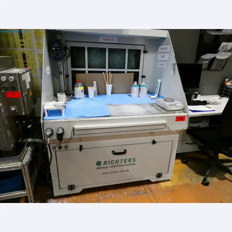 Engel Spritzgießmaschinen und Maschinen aus der Kunststoffindustrie-4