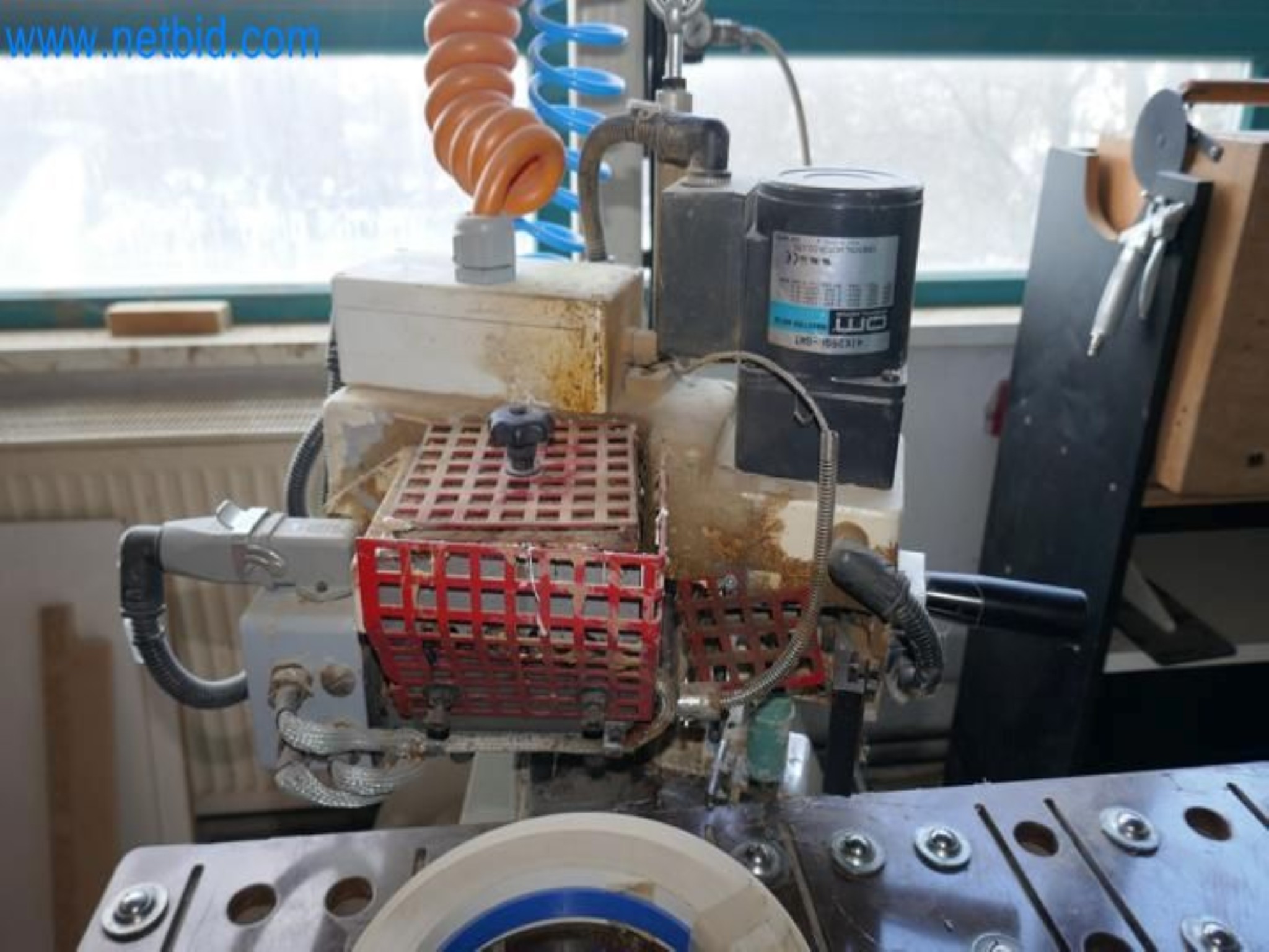 Machines for carpentry, window construction, manual machines-2